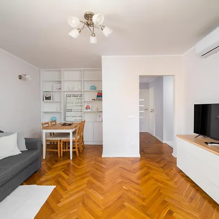 Krucza Centre By Bookinghost Warszawa