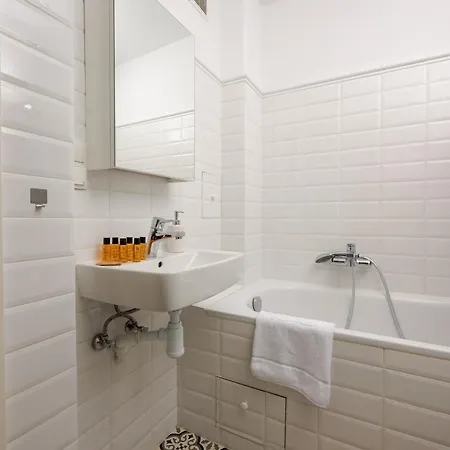 דירה Krucza Centre By Bookinghost ורשה