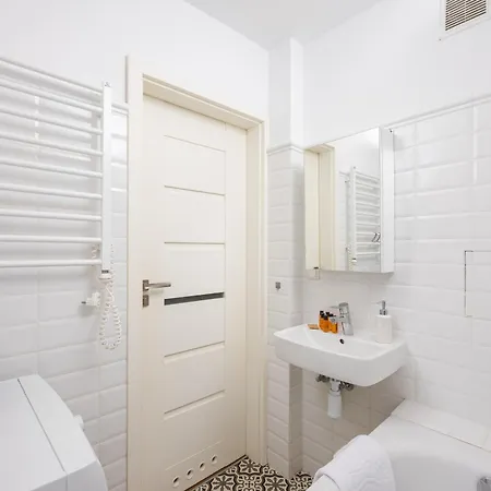 Krucza Centre By Bookinghost *