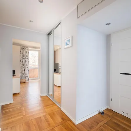 Krucza Centre By Bookinghost Warszawa