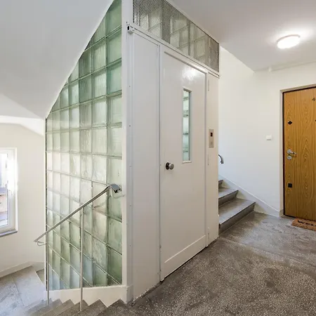 Krucza Centre By Bookinghost Warszawa