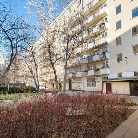 Krucza Centre By Bookinghost *