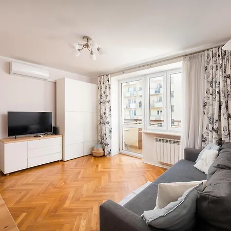 Krucza Centre By Bookinghost ורשה